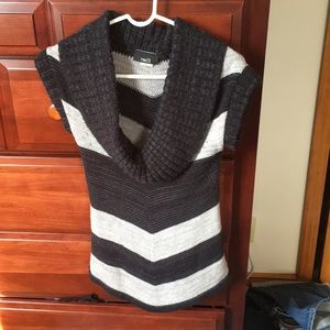 Sleeveless sweater